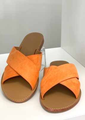 Sandales plates abricot defile