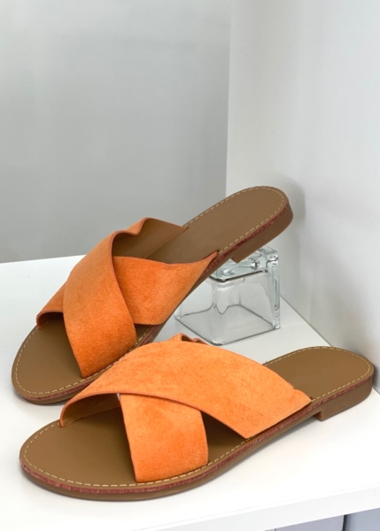 Sandales plates abricot defile
