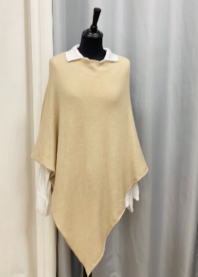 Poncho uni, modle Imane 