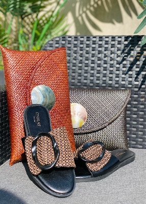 Mules plates anneau noir