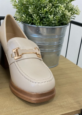 Mocassins à talon beige 