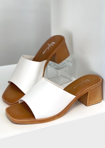 Sandale talon bas blanc