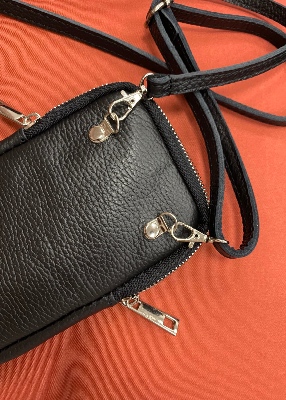 Pochette telephone mat cuir