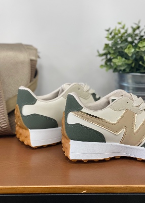 Baskets modèle Olympe beige